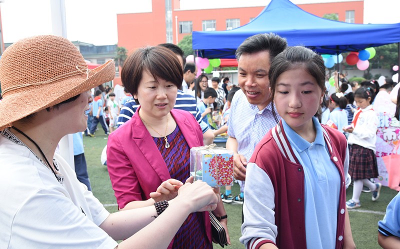 苏民学校卢咏梅图片