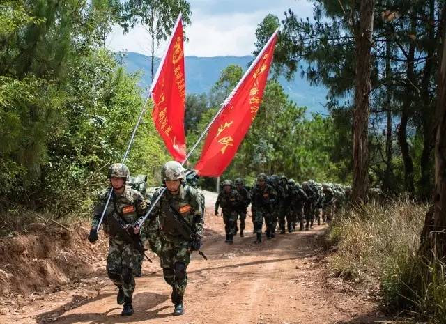 地點:安寧楊海壩水庫時間:31日上午10時30分吳勇軍支隊長宣佈第一項