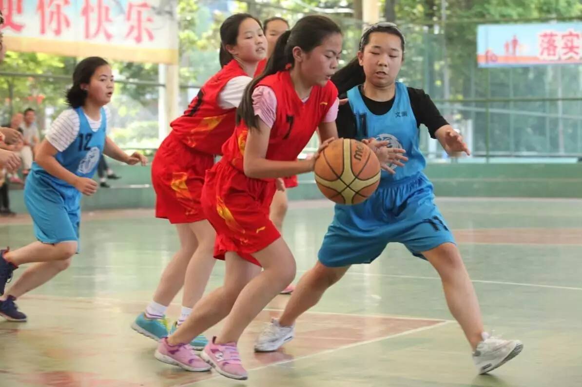 热烈祝贺文澜小学篮球队在2017年上虞区小学生篮球比赛中取得佳绩