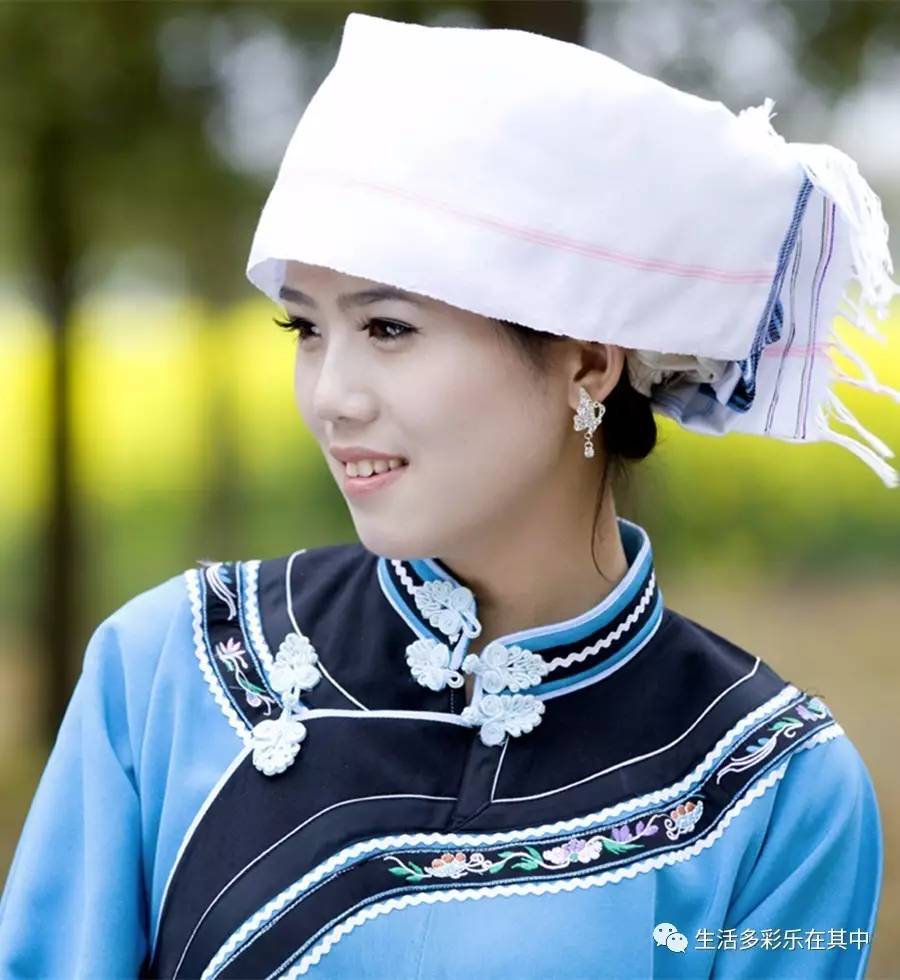 贵州布依族服装女性图片