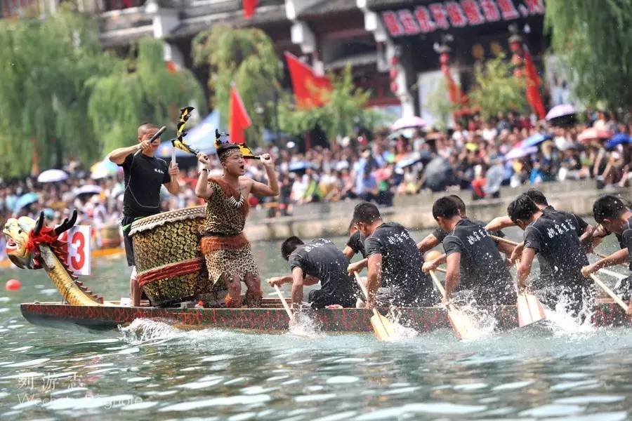 旅圖丨端午時節,龍舟水下賽龍舟