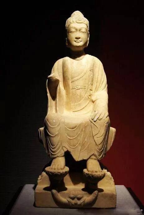 雅趣木雕佛像中的常见坐姿