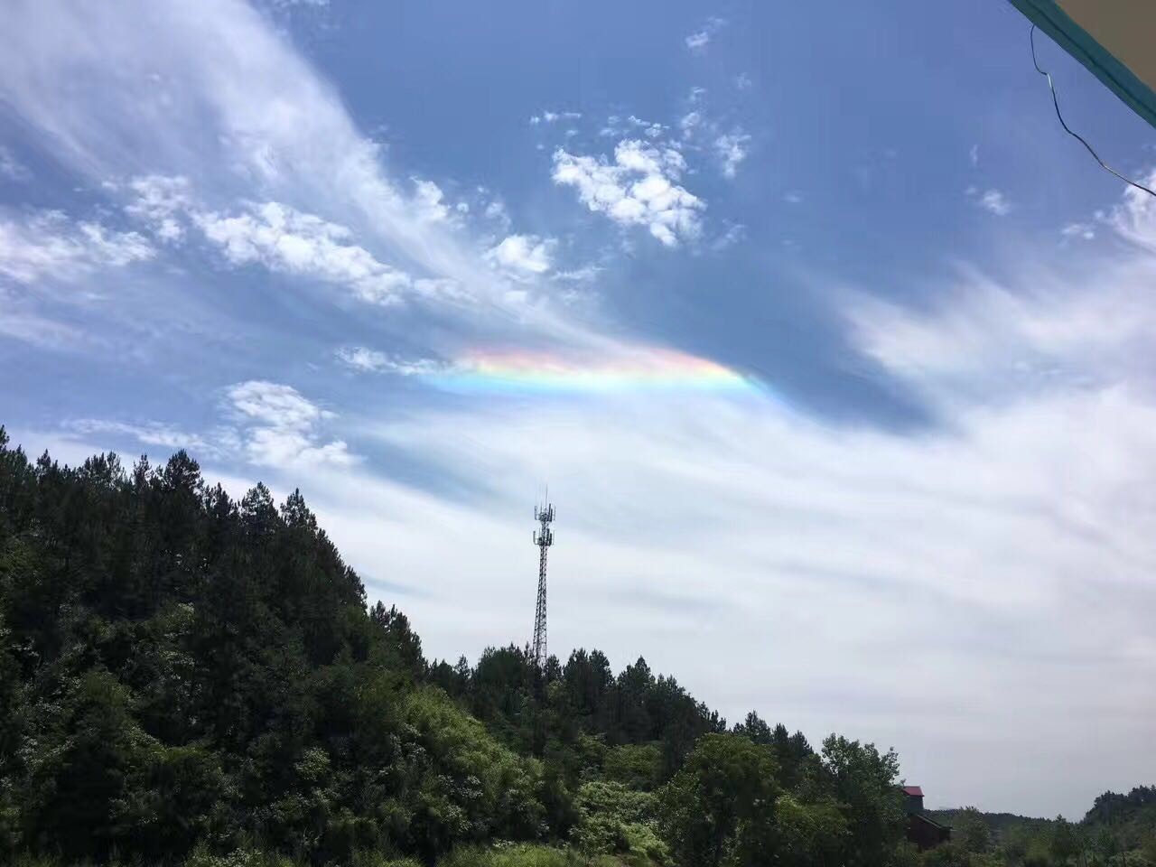 高考第一天武寧縣城上空驚現七彩祥雲