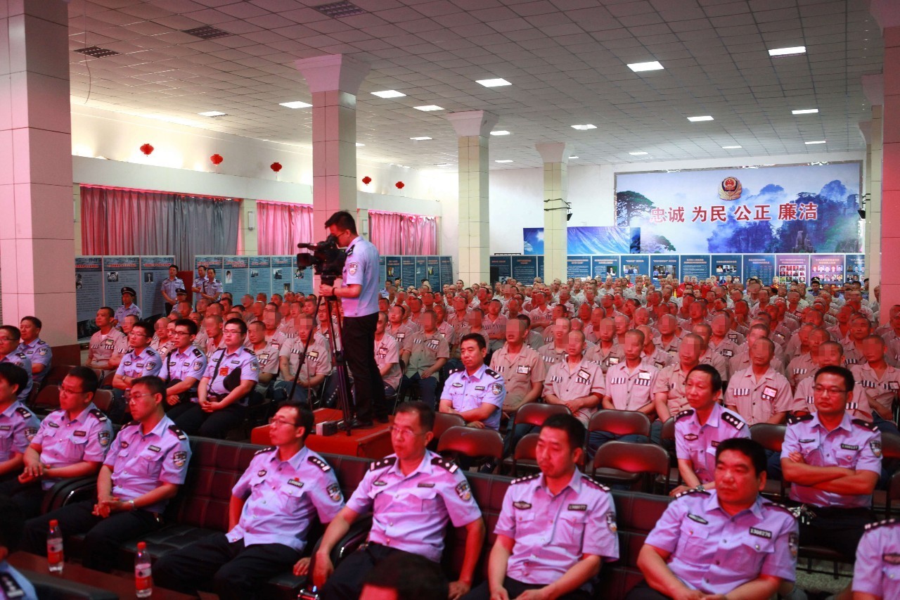 勵志自強 重塑新生——河北恆愛殘疾人藝術團專題文藝演出在滄州監獄