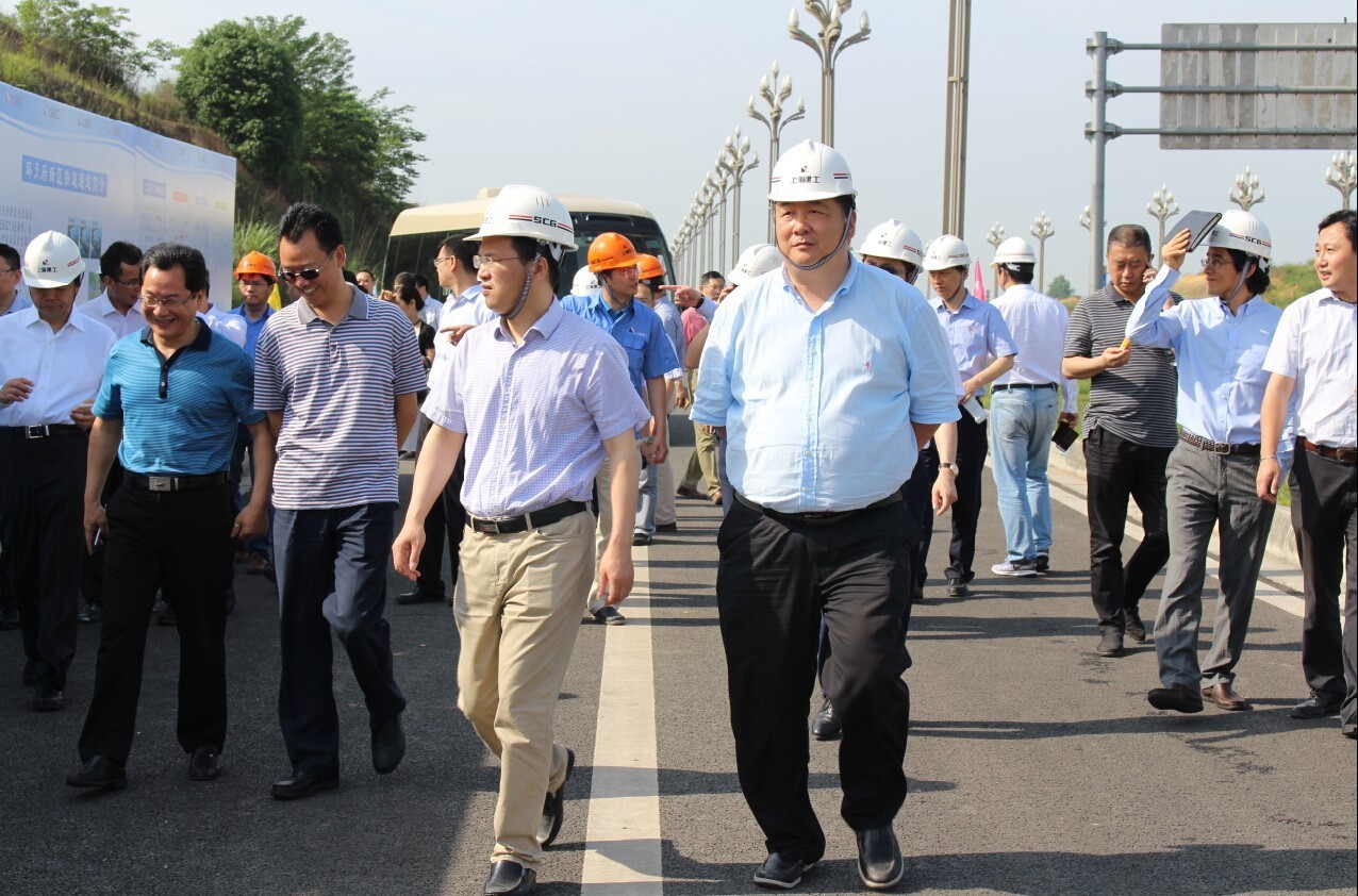 彭山区区长郭建华图片