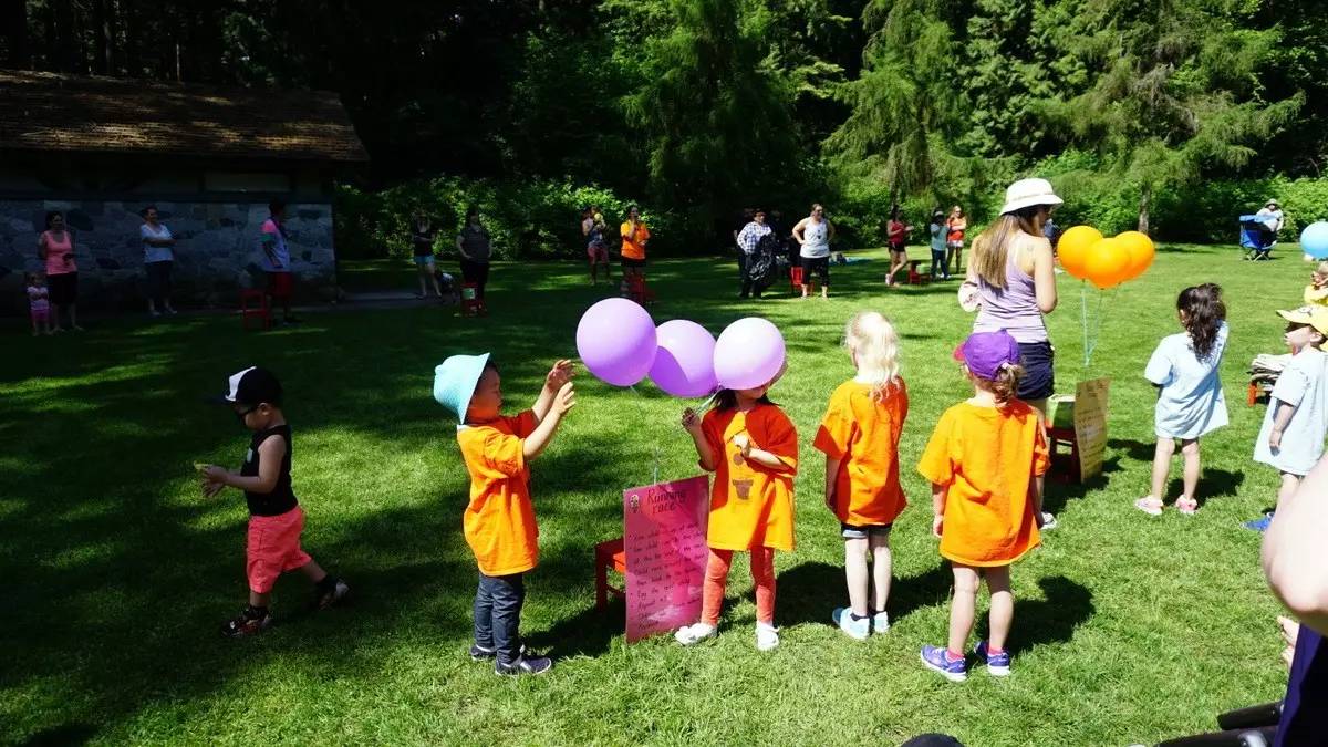 一次團結頑強勝利歡樂的加拿大幼兒園運動會