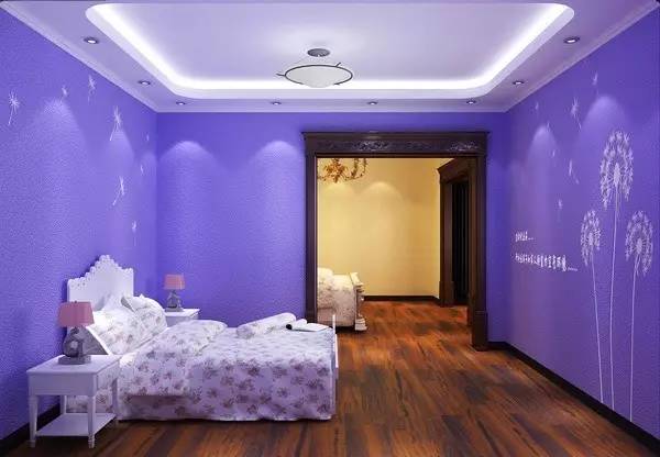 采用蓝白色调在卧室打造出地中海风格,床头的硅藻泥背景墙部分略带一
