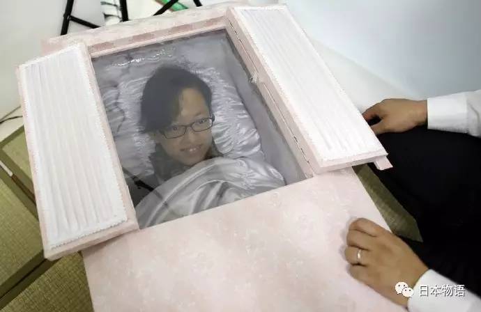 年轻女生去世葬礼遗体图片