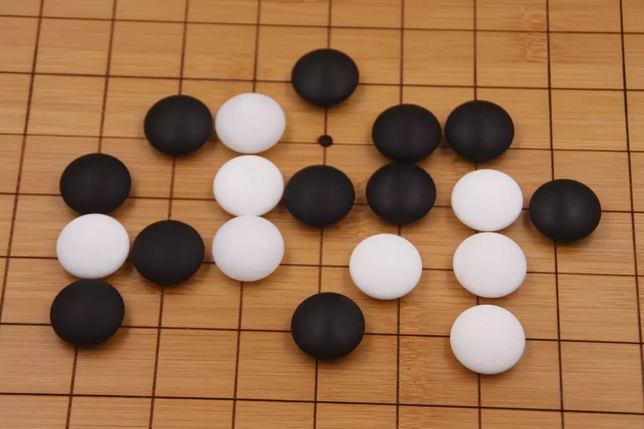 人工智能围棋阿尔法狗_阿尔法围棋属于人工智能