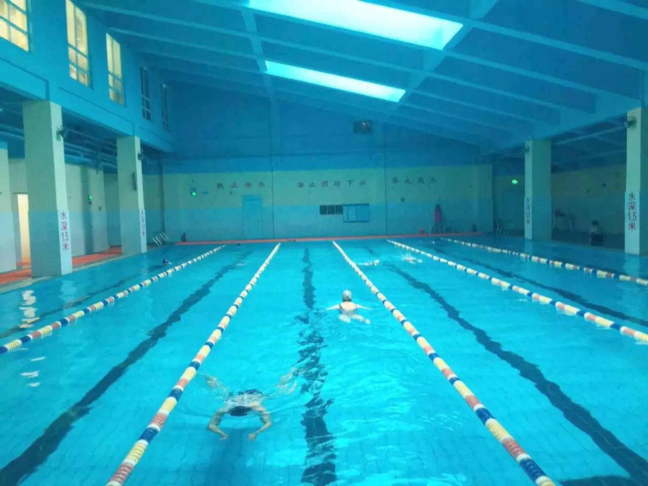 金街店游泳培训纳丹堡室外泳池9,锻炼意志,磨练毅力8,经常游泳有助于