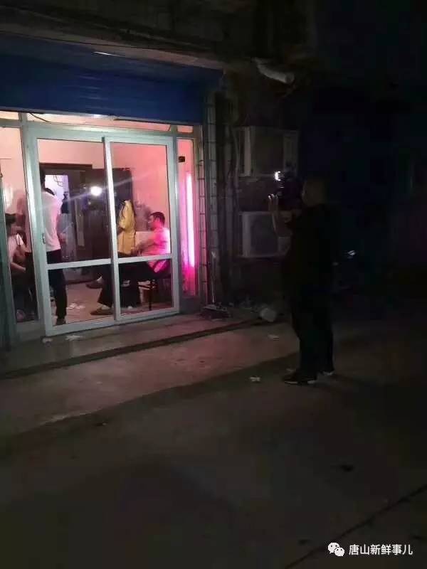 在行動中,民警發現這些所謂的理髮店,足療店,並沒有任何的證照,有的