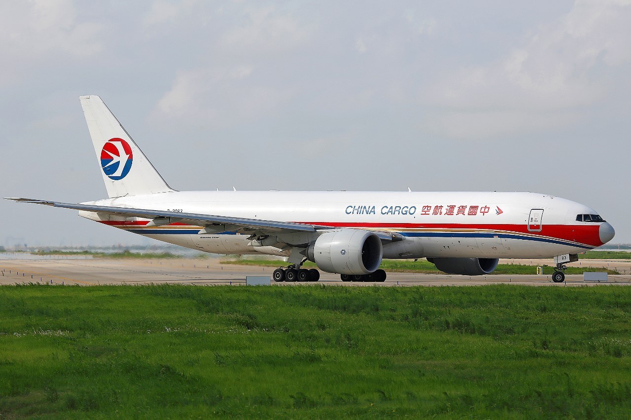 东航波音757图片