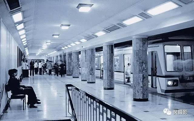 1984年9月24日,天津地铁新华路站