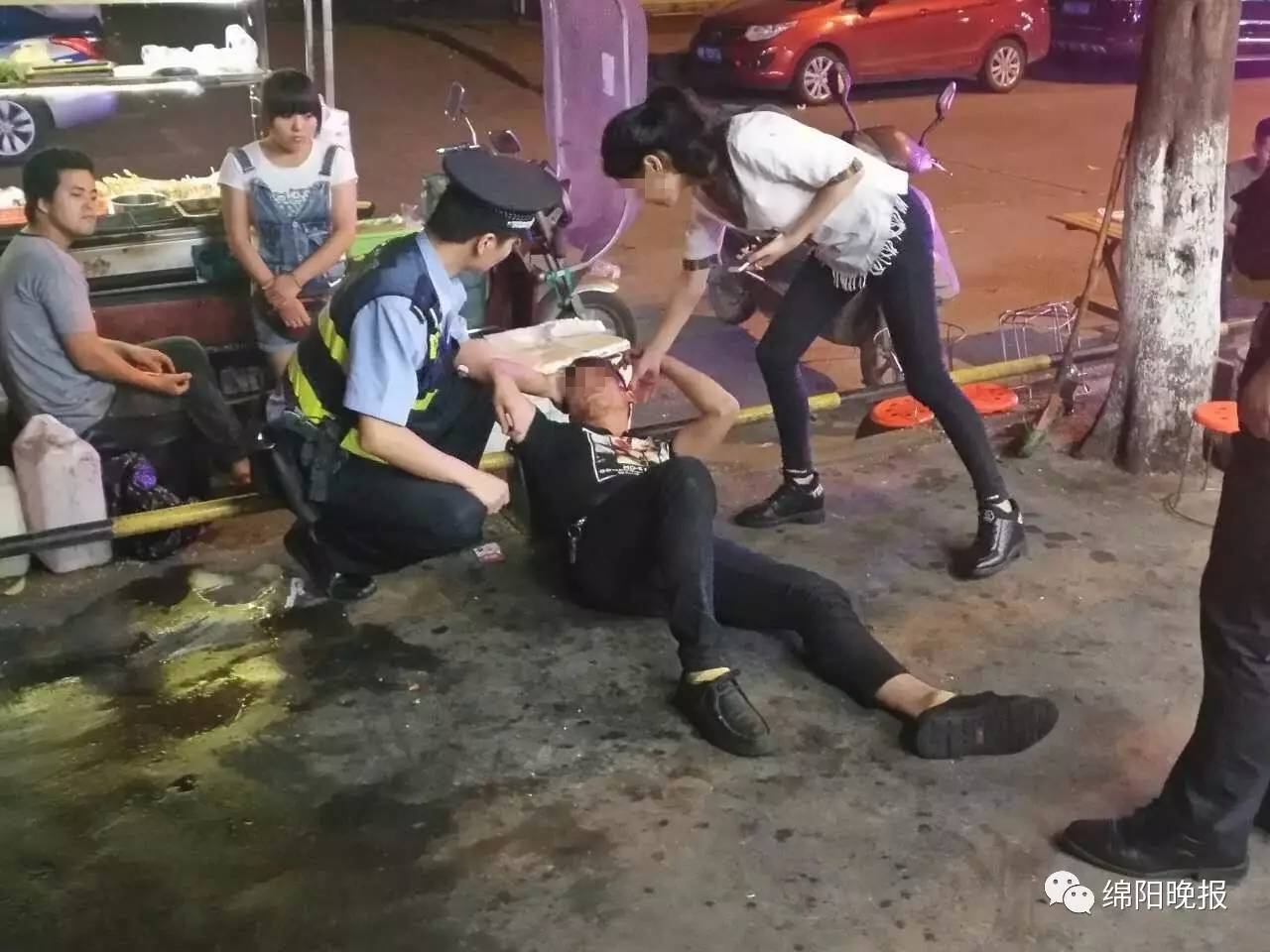 半夜喝酒打架的照片图片