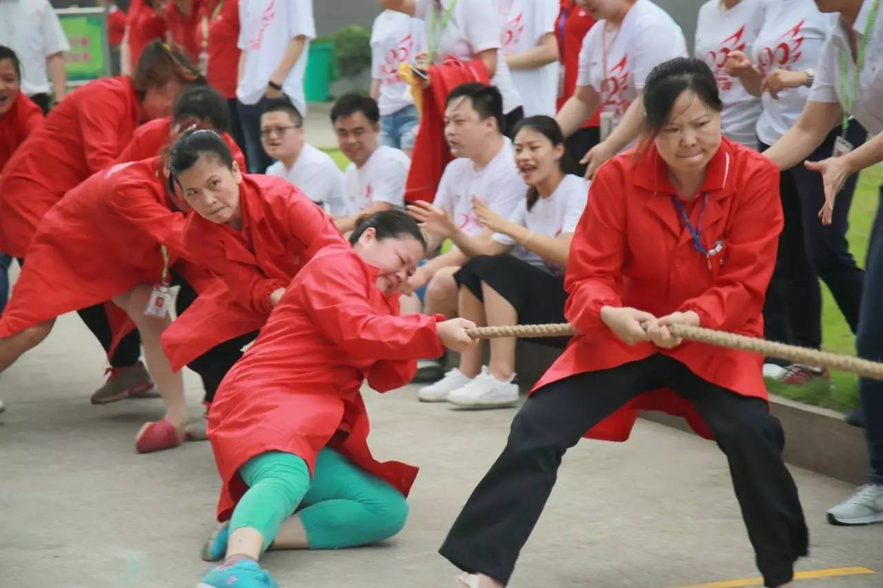 伍子醉人拔河賽有多精彩看場面就知道了