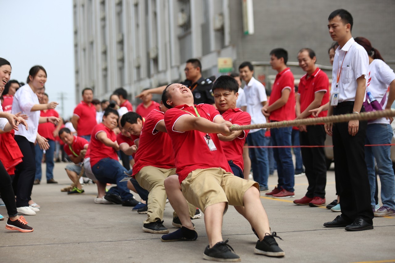 伍子醉人拔河賽有多精彩?看場面就知道了