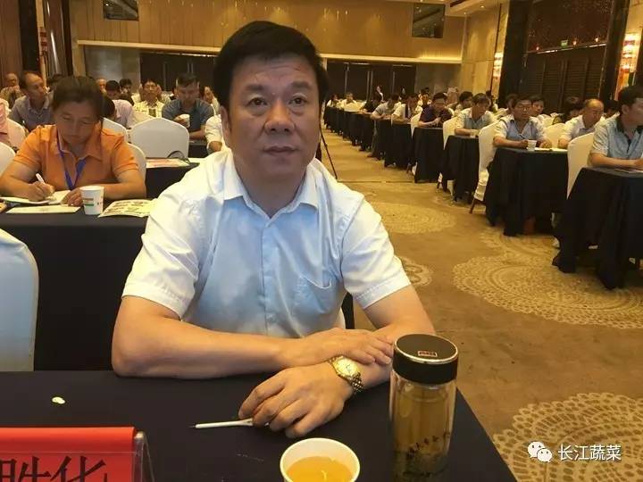 湖北省农业厅党组成员,副厅长 涂胜华