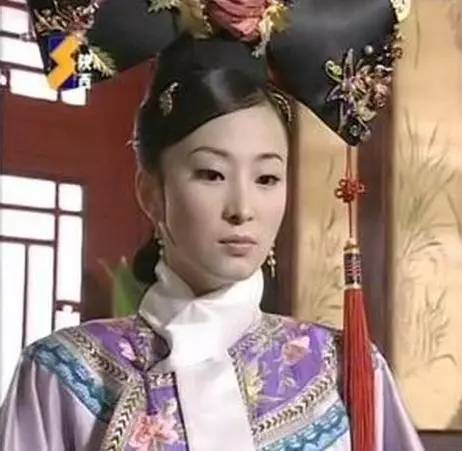 還有《亂世英雄呂不韋》中演華陽夫人--《無敵縣令》裡的梅妃也是美到