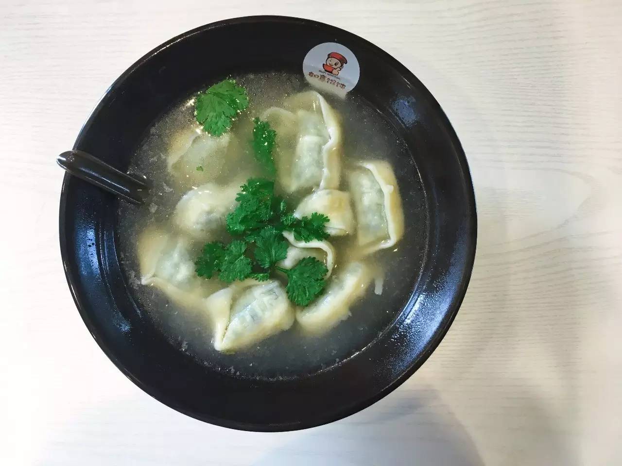 还是给个面子列入测评名单好了~如意馄饨有个特点,就是馅料足!