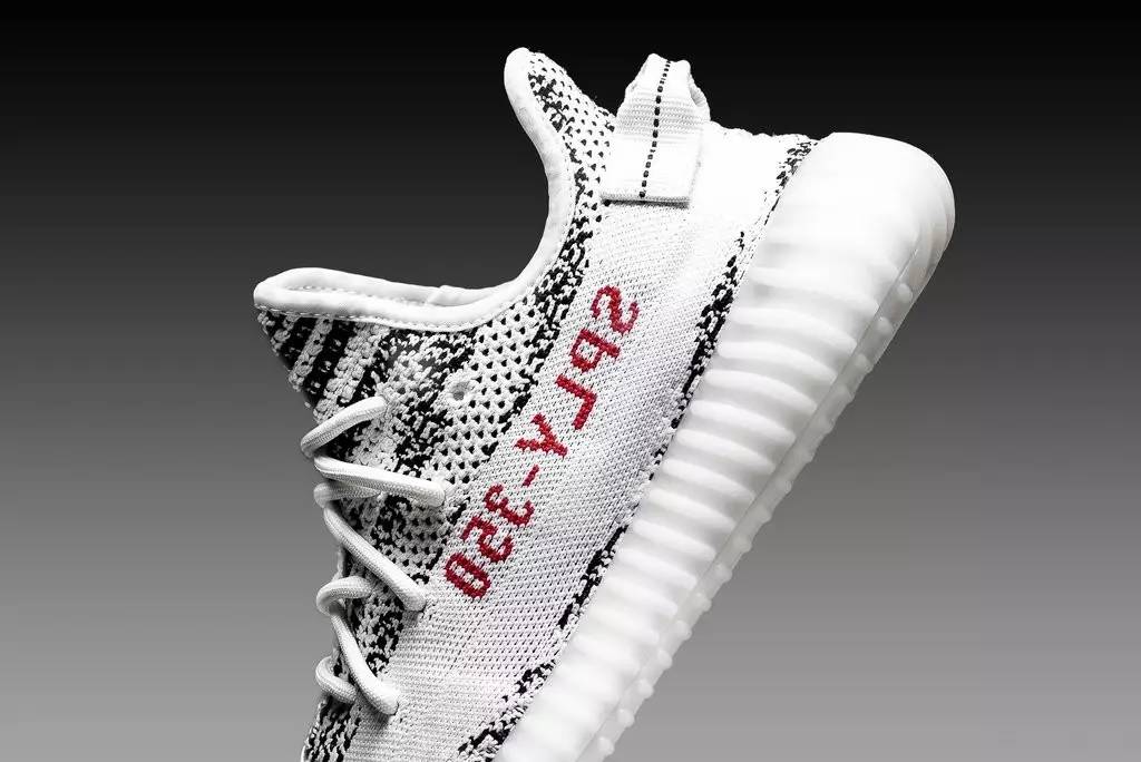 新货鞋报丨都在抢的"白斑马 yeezy boost 350 v2