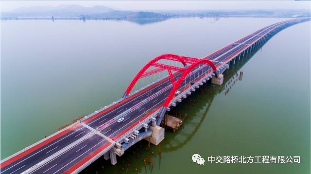 一橋飛架南北天塹變通途大冶湖特大橋正式建成