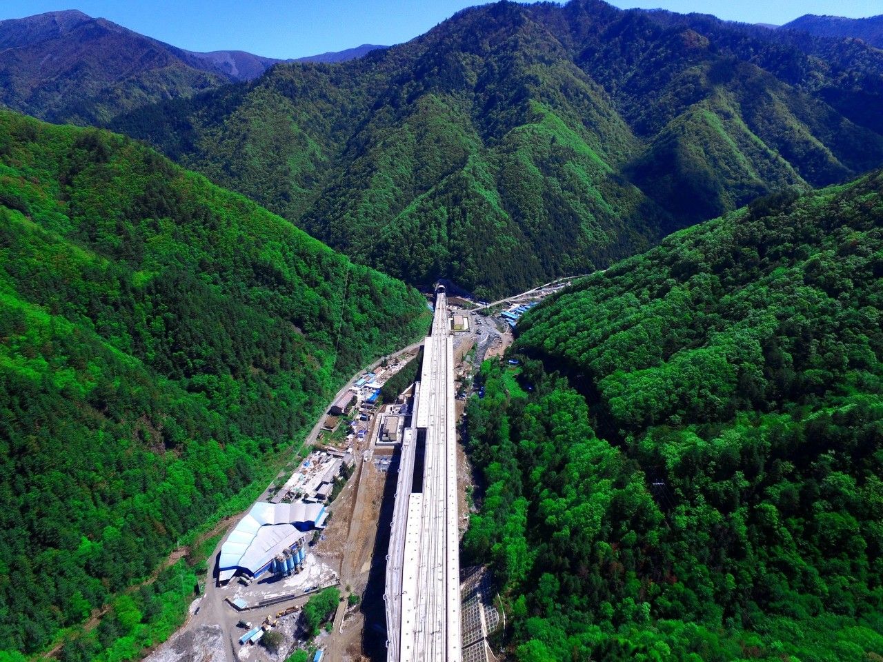 隧道馬家坪板房溝大橋防護綠化坡面防護大儲家溝棄渣場預計,西成高鐵