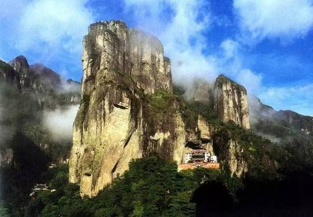 遊玩景點: 雁蕩五虎山漂流早上7:30,嘉興指定地點發車至雁蕩山;下午