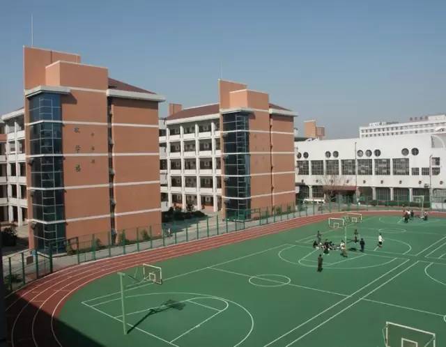 郾城区第五初级实验中学,第五实验小学建设项目,是我市第一所公立义务