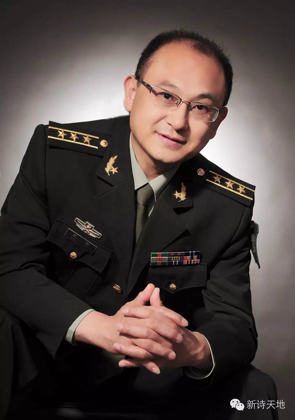 中国人民解放军上校图片