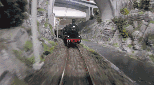 火车进隧道动图图片