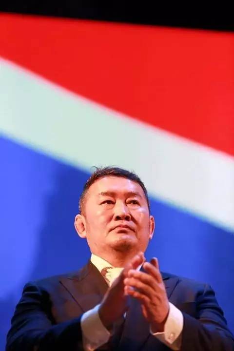 蒙古国总统巴图勒嘎图片