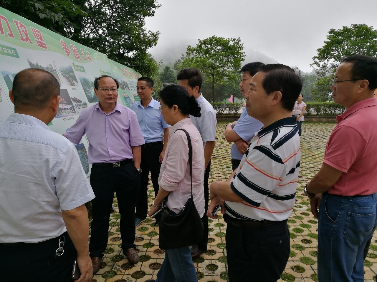 座谈会的专家有国家景评委专家库成员,北京海淀区旅游协会会长康永莉