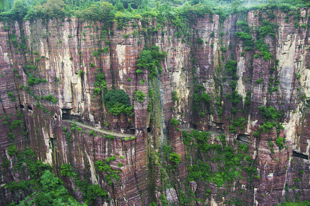 郭亮絕壁與太行山斷層同屬砂質沉積岩,硬度達到8.