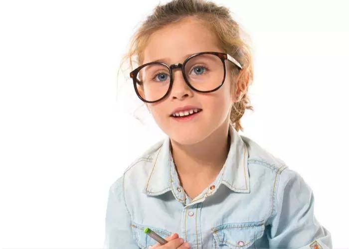 【儿童视力下降】为什么一定要戴眼镜?