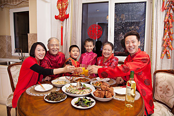 家宝红木《玉如意圆餐台》中式内涵:团圆红木圆桌,是中国红木家具中最