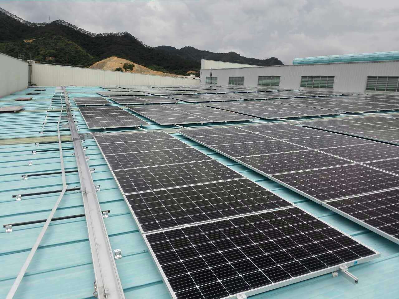 新能源新兴集团建粤西地区最大的工厂屋顶光伏发电站
