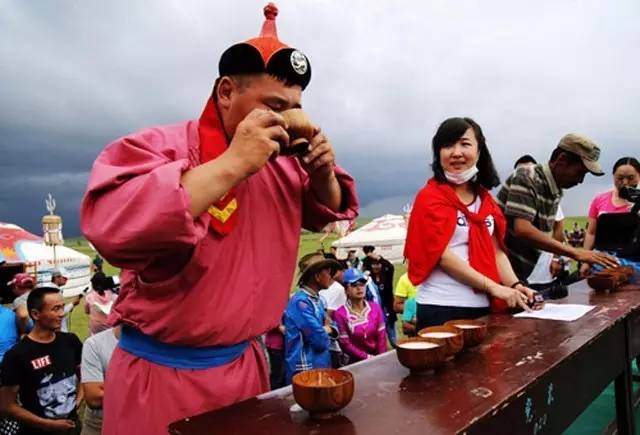 蒙古人喝酒图片图片