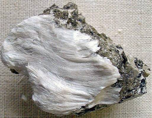 石棉铊对人体的毒性超过了铅和汞,近似于砷