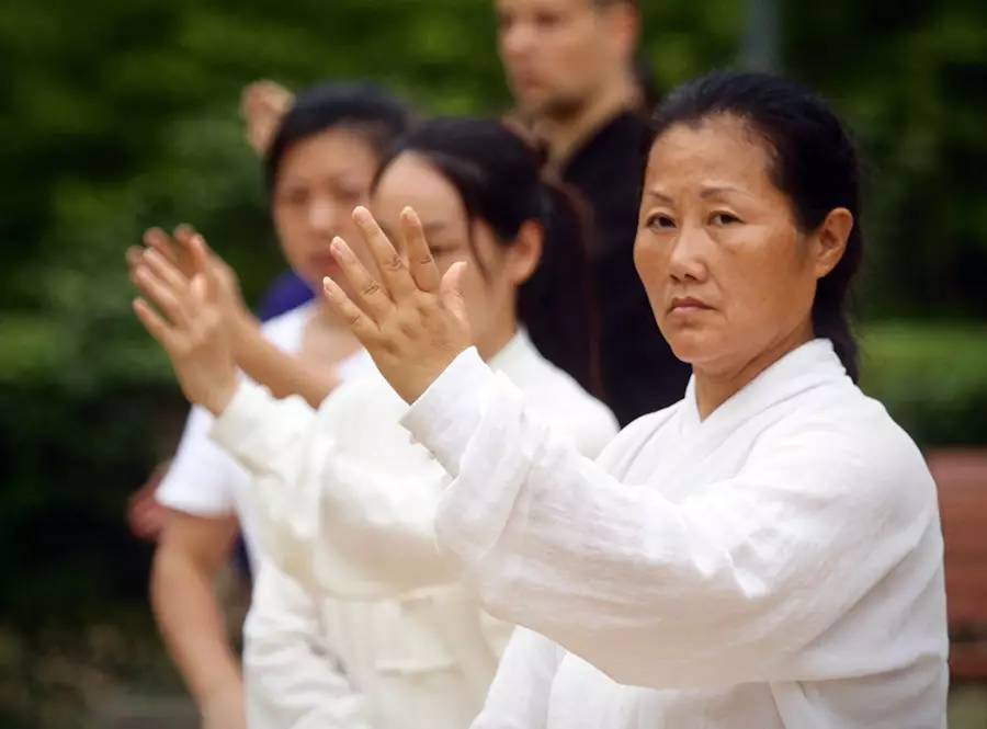 師行武館與烈日賽跑的武當弟子