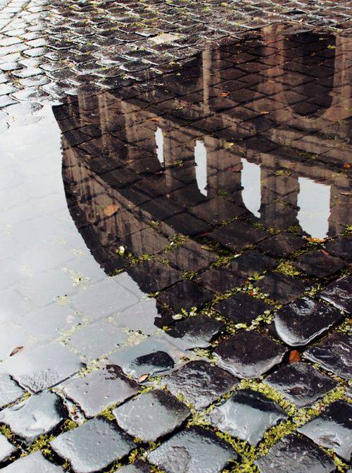 雨中人图片黑化图片