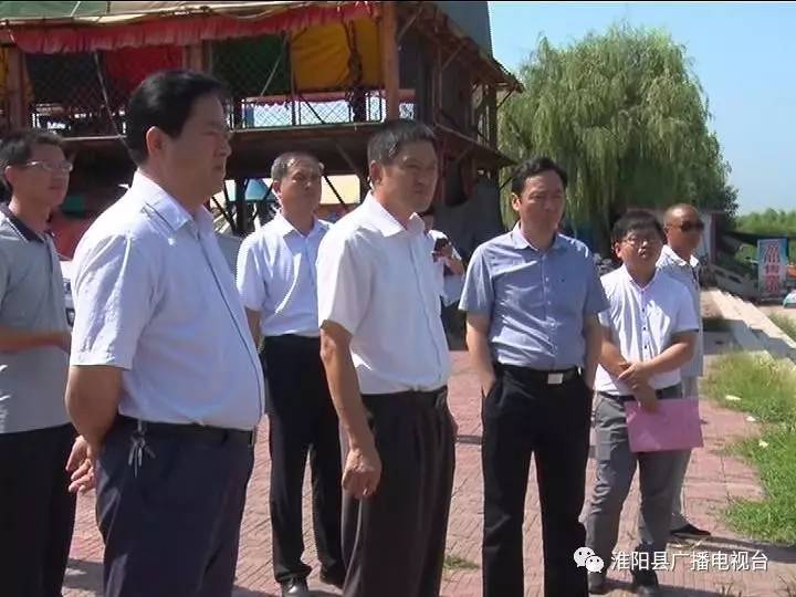 縣長王毅帶隊督查重點項目建設,現場辦公解決有關問題