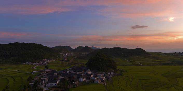 鄉清鎮市麥格鄉清鎮市紅楓湖鎮大沖村虎山彝寨修文縣小箐鄉巖鷹山村修