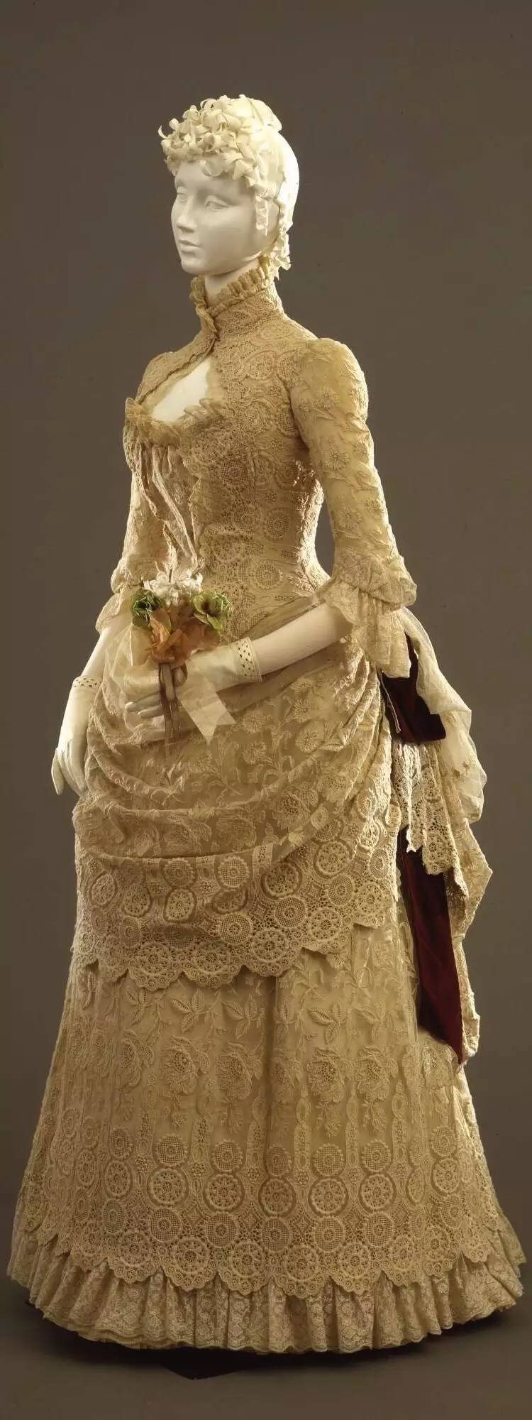 19世纪法国女性服装图片