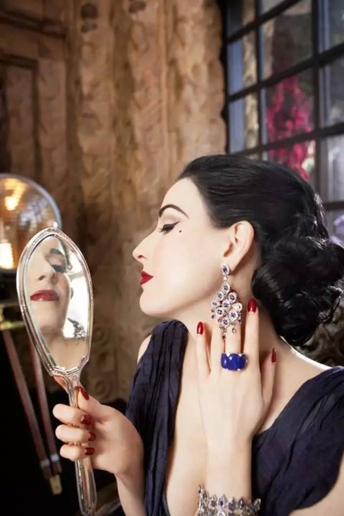 风情万种的复古女郎ditavonteese