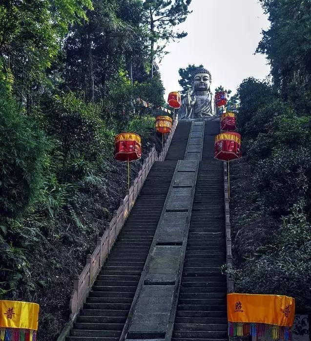 老峨山舍身崖图片