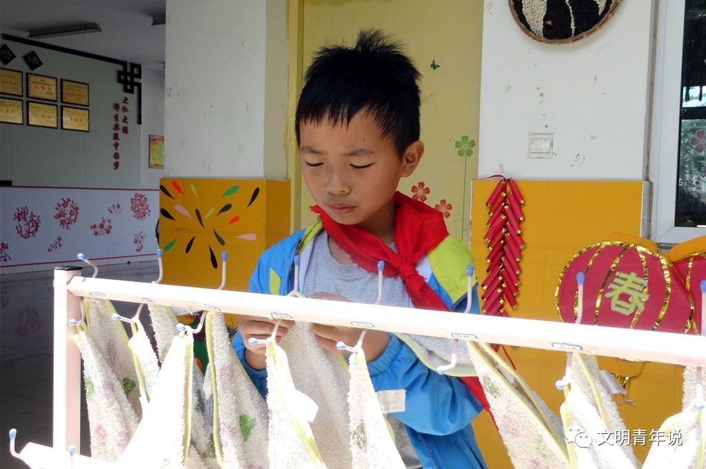 吴翌阳(大乐小学)推荐语:在家他是个乖巧懂事,不乱花钱的好孩子;在