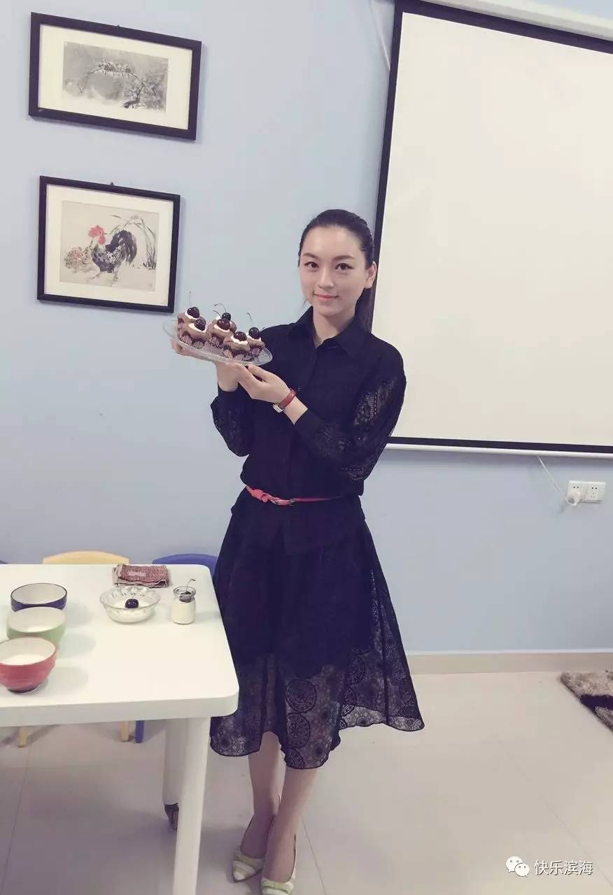 李甜甜律师图片