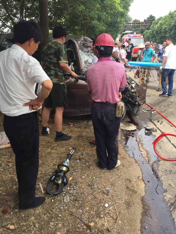 常州湖塘车祸图片