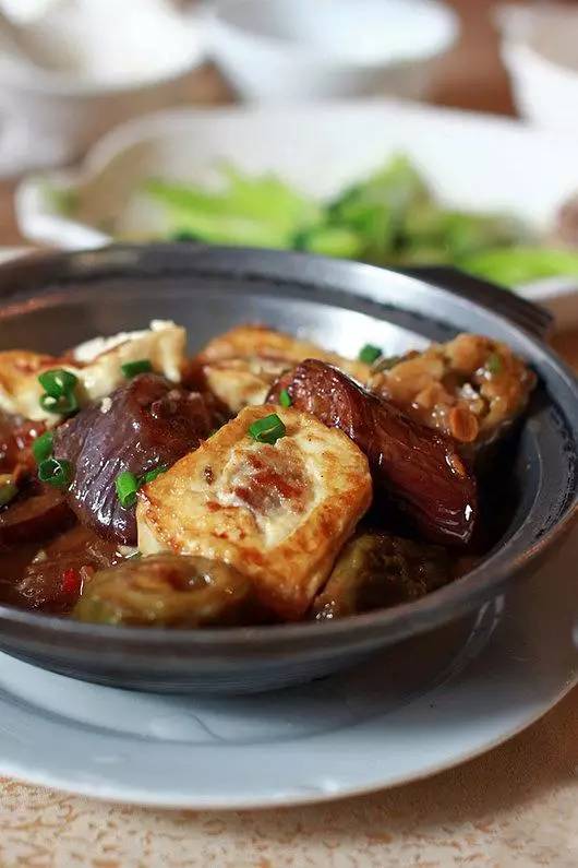 煎釀三寶:釀豆腐,釀苦瓜,釀茄子古代客家飲食文化影響深遠,客家釀菜