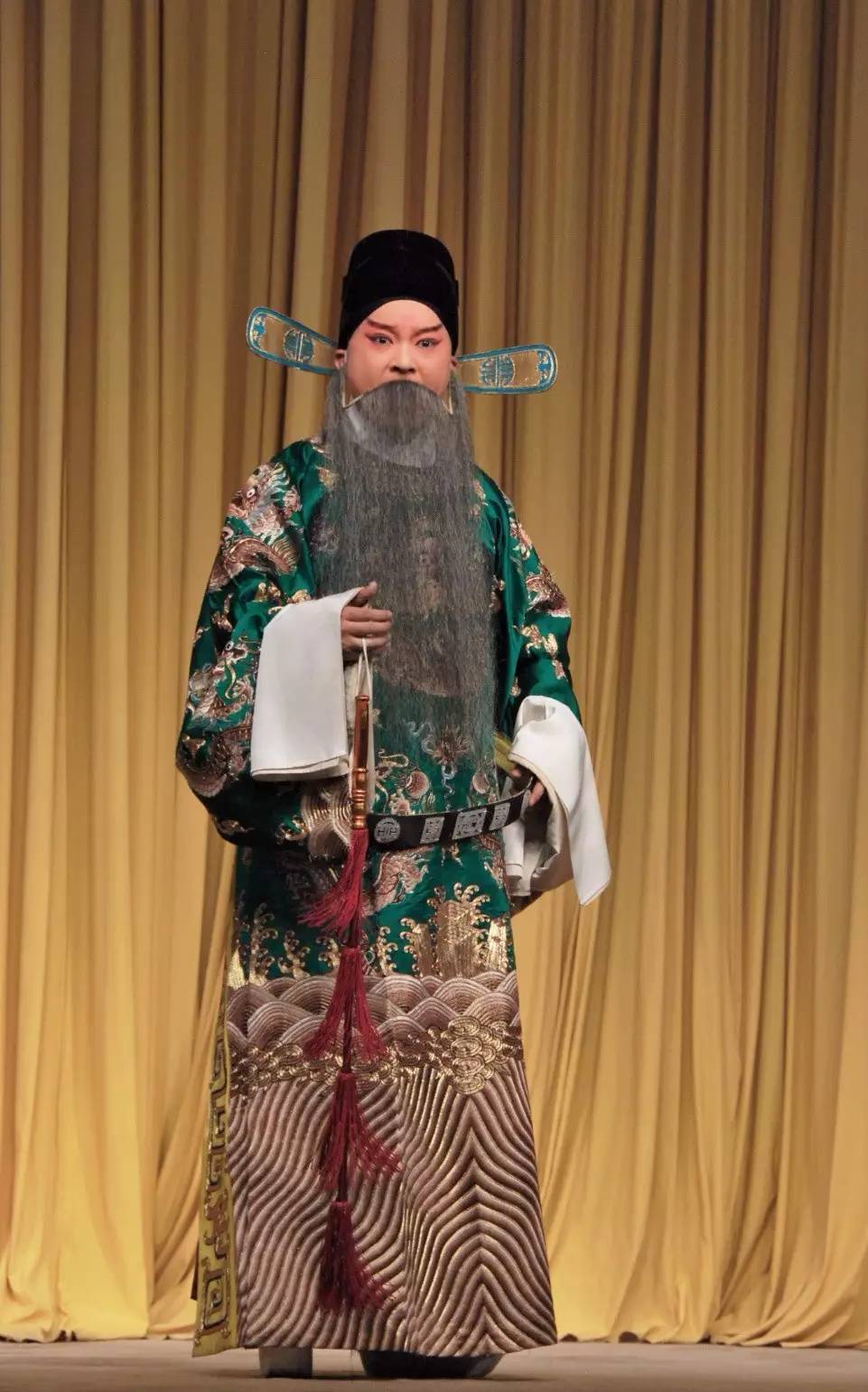 劉小龍 飾演 張瑞華謝 幕返 場《蘇三起解》選段中國著名青年油畫家劉